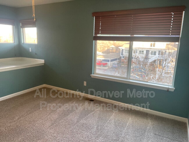 Building Photo - 5014 Everett St