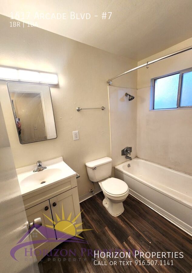 Building Photo - Cozy 1 Bed 1 Bath 700sqft Fourplex in Nort...