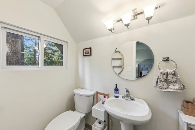 Building Photo - 1517 Plumas Cir