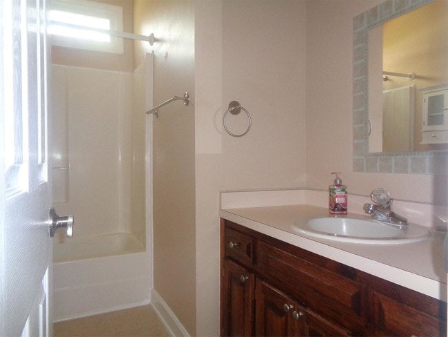 Building Photo - 6129 Powell Ridge Rd