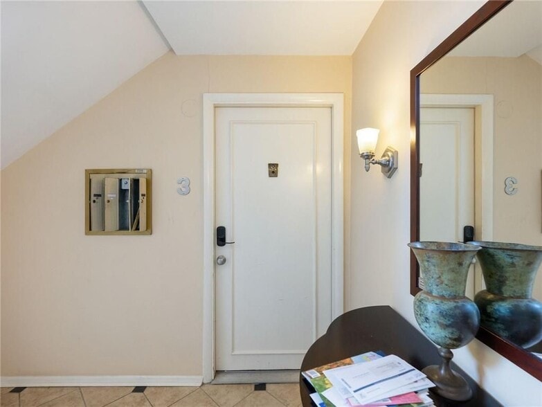 Building Photo - 115 Biscayne Dr NW