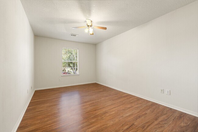Building Photo - 20307 Wild Berry Dr