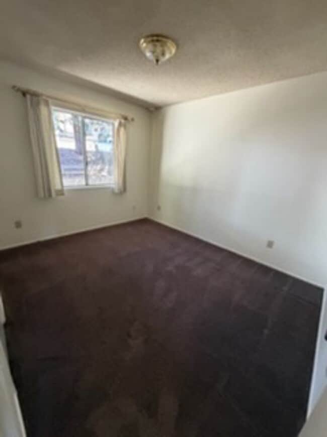 Building Photo - 6641 Ivins Dr