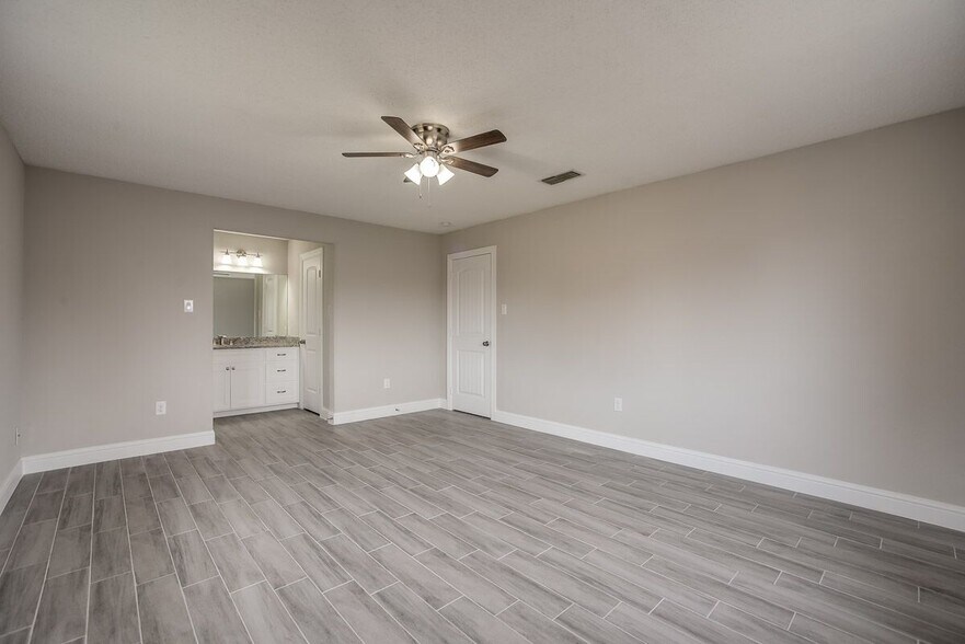 Master Suite - 2311 Blackhaw Ct