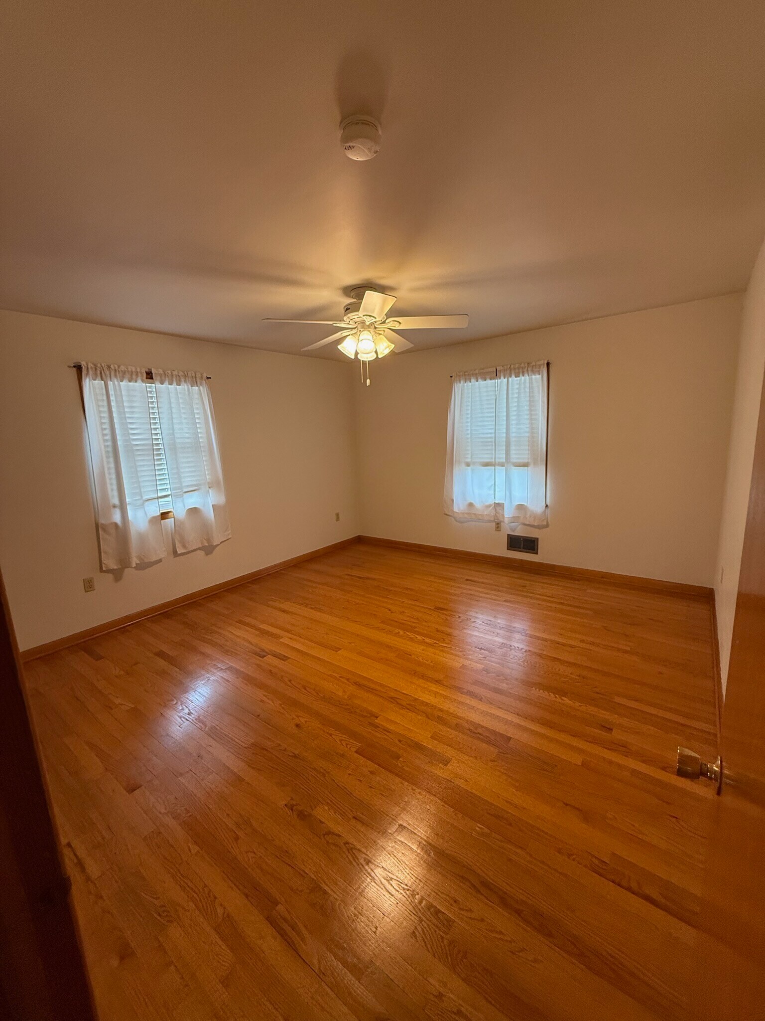 Building Photo - 338 S Jefferson St