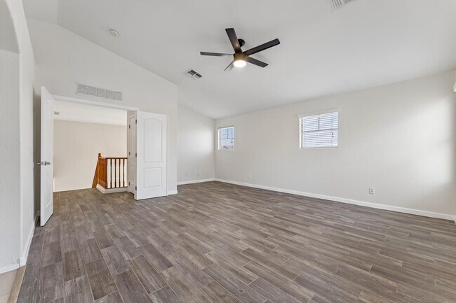 Building Photo - 18024 W Maui Ln