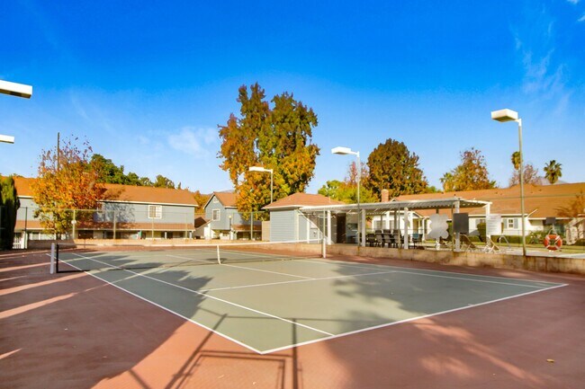 Building Photo - Your Dream 3BR/2.5BA Rental in the Desirable 'Dearborn Grove' Community in Redlands!