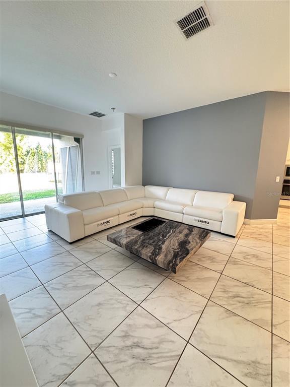 Building Photo - 5371 Jubiloso Dr