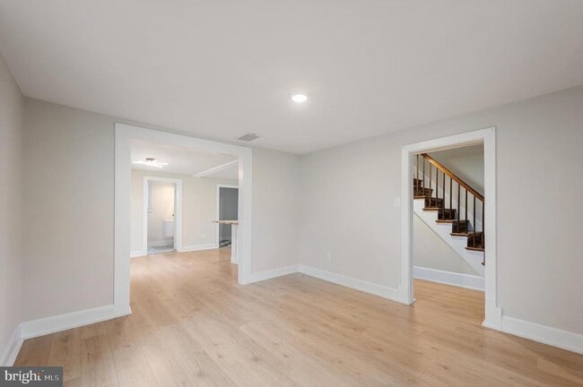 Building Photo - 553 Highland Ave