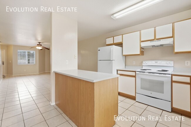 Building Photo - 455 S Mesa Dr