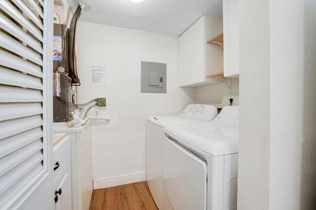 Building Photo - 5900 Whispering Pine Way