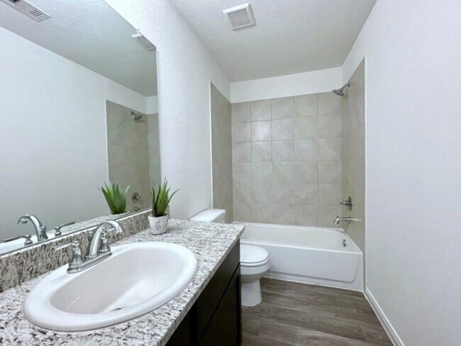Building Photo - 13010 Sorrento Bay Dr