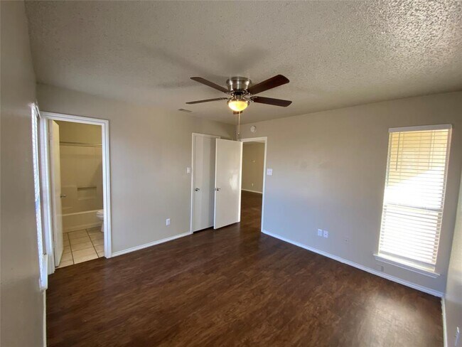 Building Photo - 2024 Redwing Way
