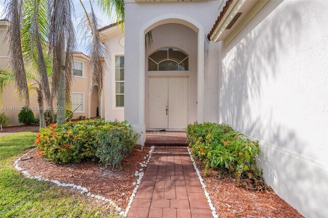 Building Photo - 1770 NE 37th Pl