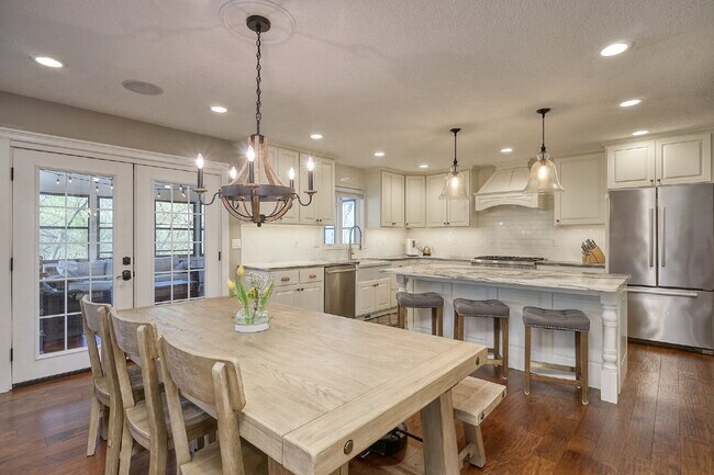 Building Photo - 1832 Essex Rd