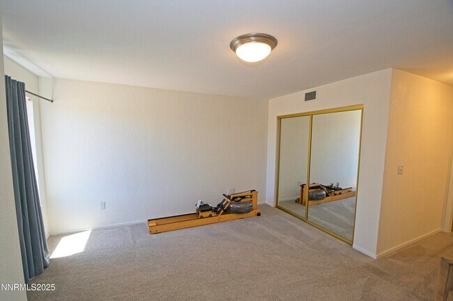 Building Photo - 2855 Idlewild Dr