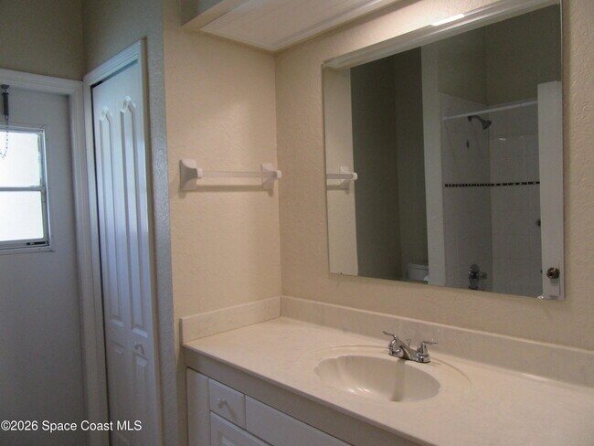 Building Photo - 1804 Abbeyridge Dr