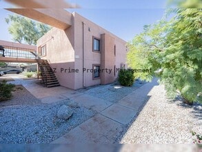 Building Photo - 330 S Beck Ave