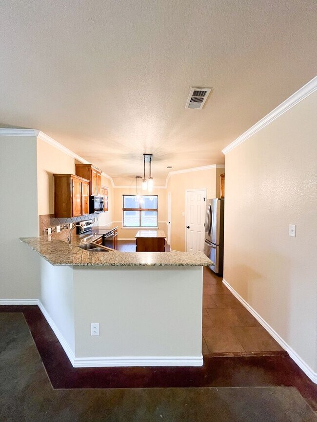Building Photo - Available 7/16/2025 Beautiful 1 story, 4 b...