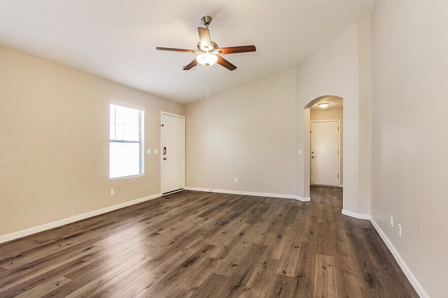 Building Photo - 1044 S 239th Ln