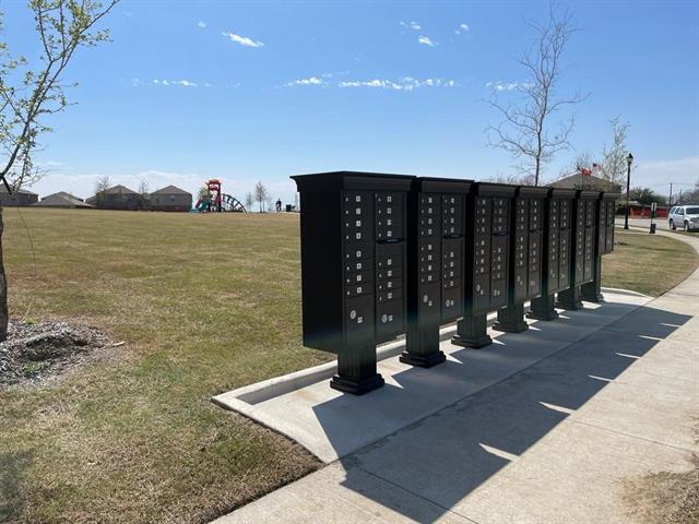 Building Photo - 366 Lake Erie Dr