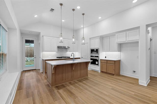 Building Photo - 1232 Newport St