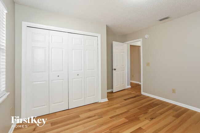 Building Photo - 8047 Queensferry Ln