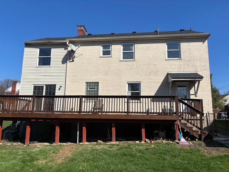 Building Photo - 1209 Covedale Ave