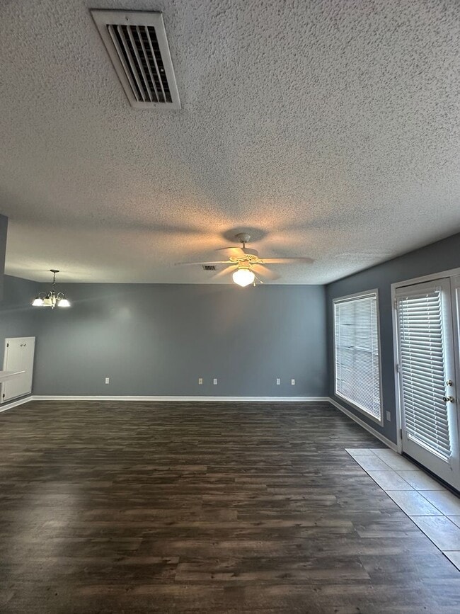 Building Photo - Dunwoody Subdivision