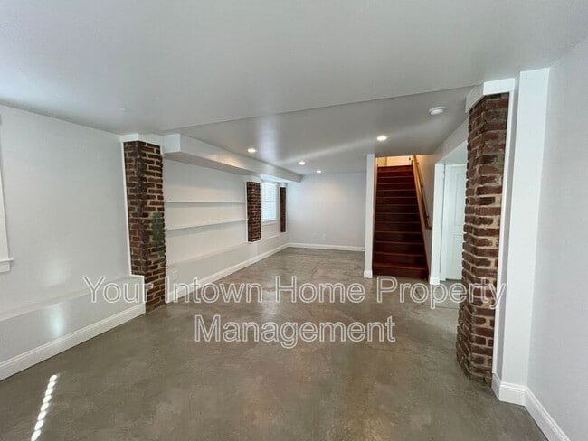 Building Photo - 228 Mayson Ave NE