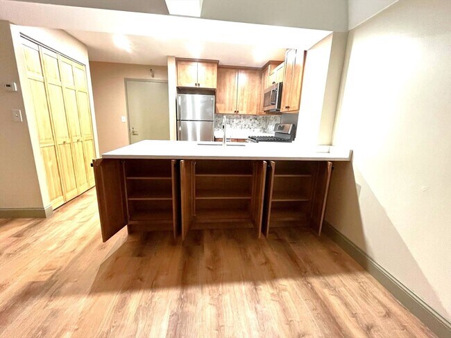 Building Photo - 42 8th St