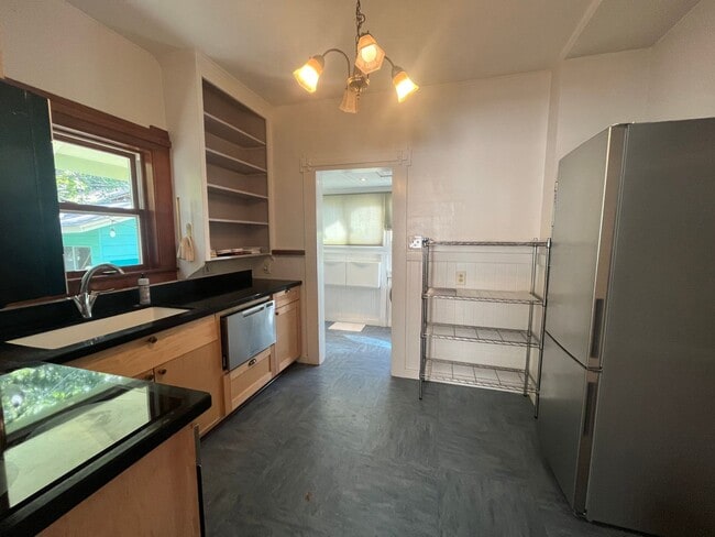 Building Photo - Beautiful 2bed 1bath home in Downtown Sacramento