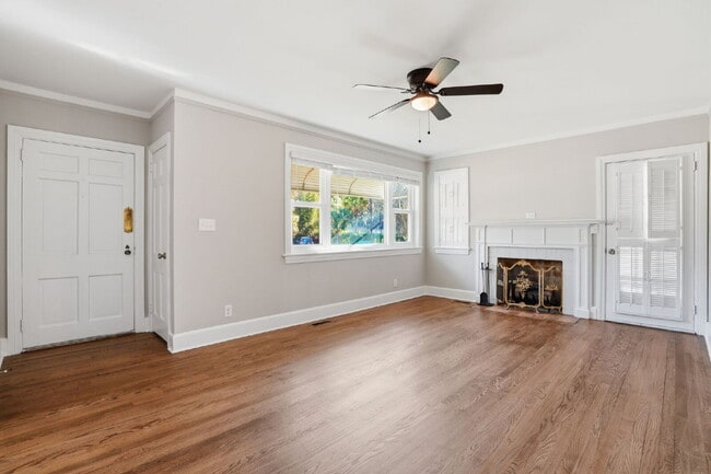 Building Photo - 32 Moore Dr