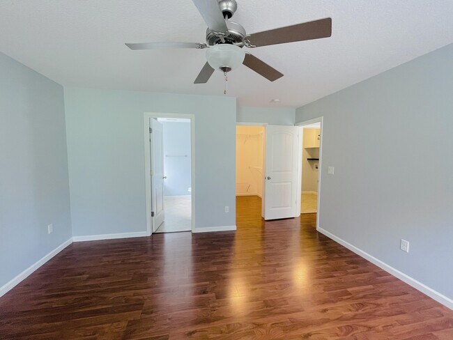 Building Photo - 1020 Saint Charles Way