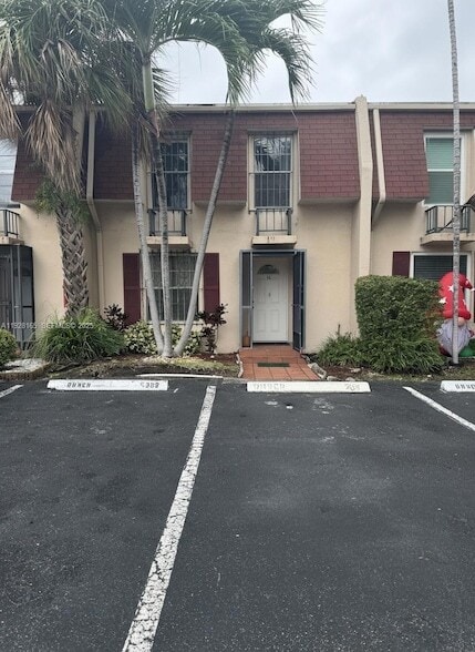 Primary Photo - 1001 Three Islands Boulevard