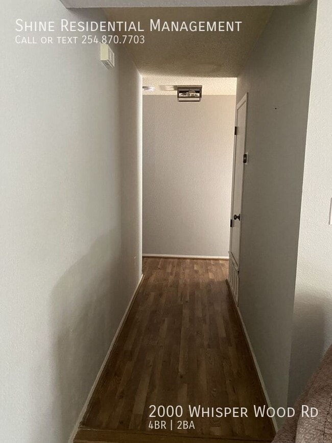 Building Photo - 2000 Whisper Wood Rd