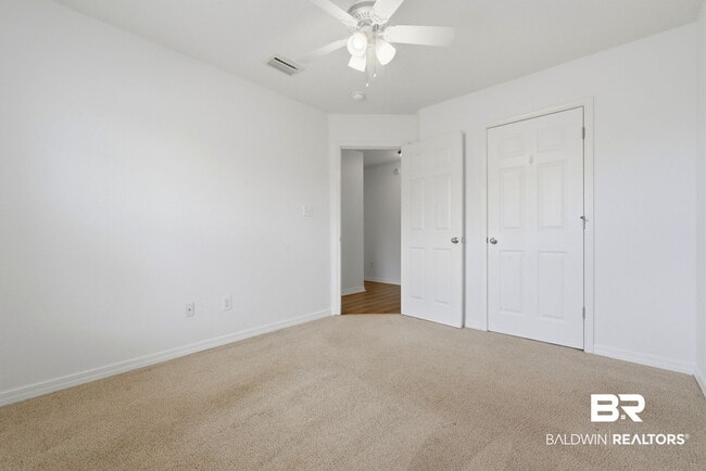 Building Photo - 9841 Watkins Dr