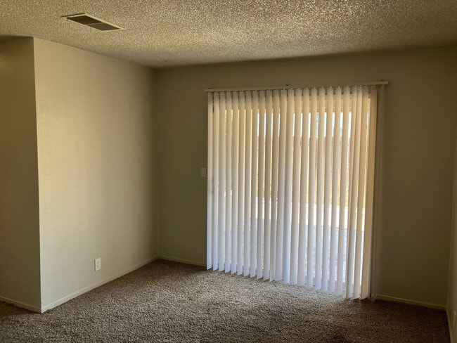 Building Photo - 2025 Wylie Dr