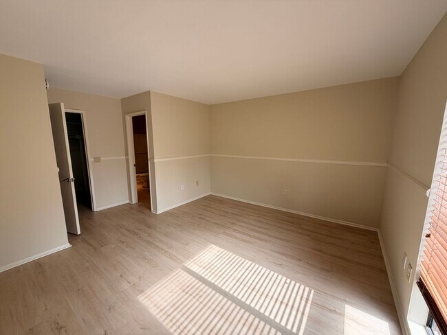 Building Photo - 2 Bed, 2 Bath Fullerton Condo For Rent w/ ...