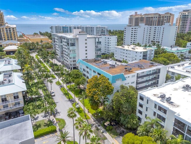 Building Photo - 300 Galen Dr