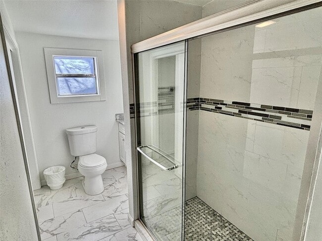 Building Photo - 2910 E 12th St