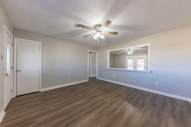 Building Photo - 67 Mohawk Dr