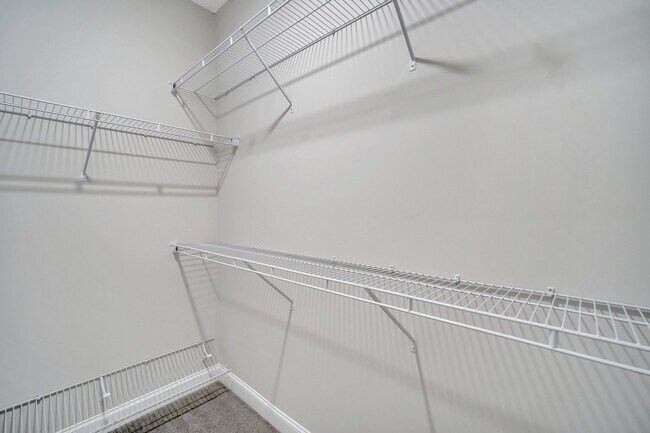 Building Photo - 486 Thorp Circle