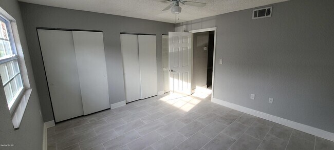 Building Photo - 133 Bristol Ct