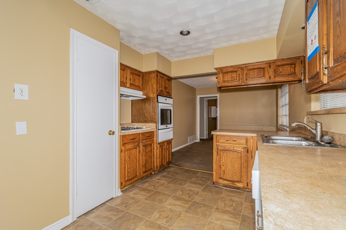 Building Photo - 206 Valencia Dr