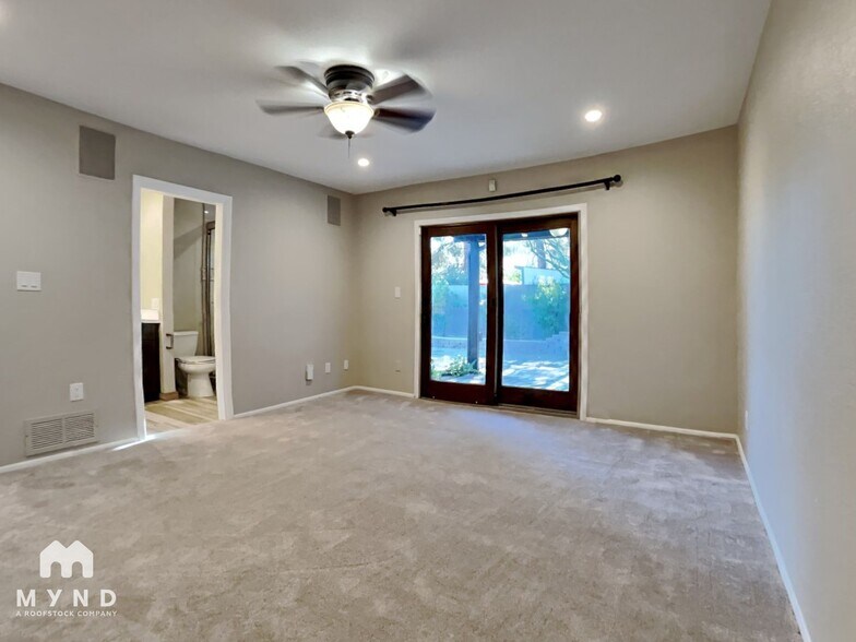 Building Photo - 15811 E Richwood Ave