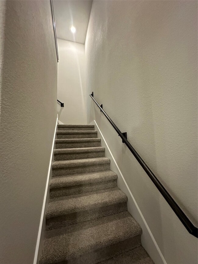 Building Photo - 3110 Valley Peak Dr