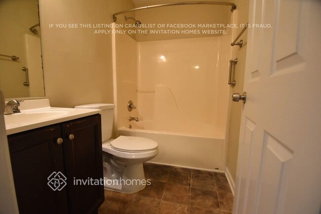 Building Photo - 210 Lakefront Dr