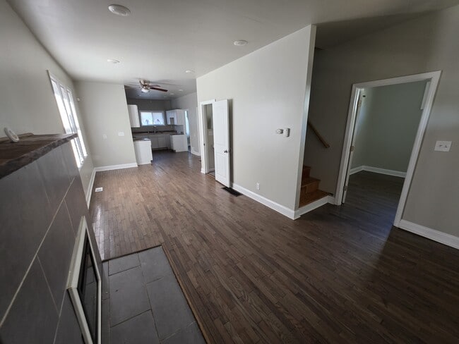 Building Photo - 3009 Hurlbut St