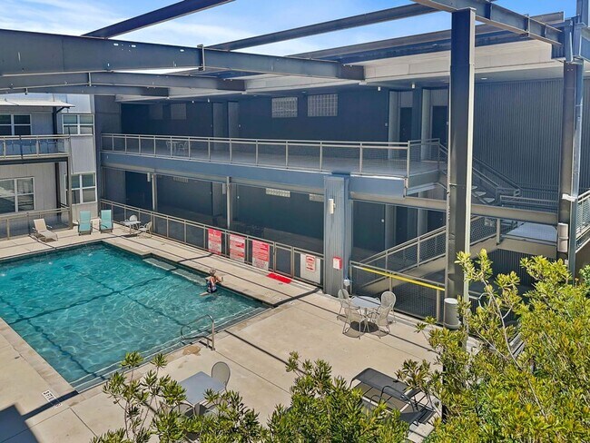 Primary Photo - Modern Downtown Condo with Stunning City V...